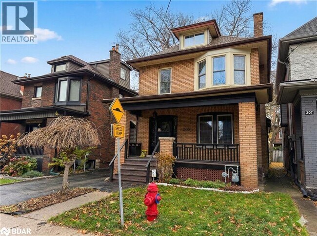 203 Fairleigh Ave S in Hamilton, ON - Building Photo - Building Photo