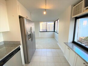 343 Hobron Ln in Honolulu, HI - Building Photo - Building Photo