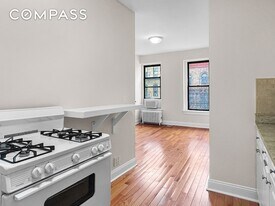 270 E 78th St in New York, NY - Building Photo