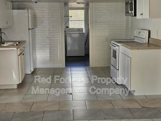 255 Hubbard Ave in North Fort Myers, FL - Building Photo - Building Photo