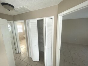 5407 Maple St in New Port Richey, FL - Building Photo - Building Photo
