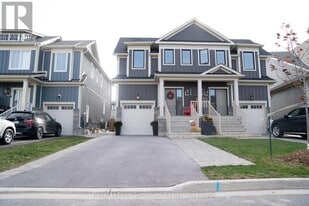 345 Yellow Birch Cres in Blue Mountains, ON - Building Photo