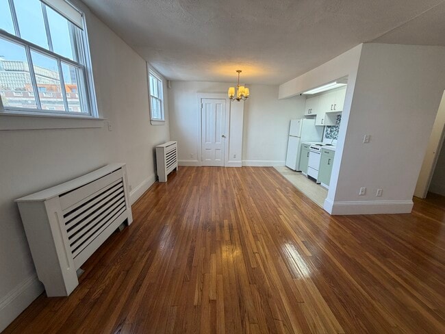 28 Mount Vernon St, Unit 600 in Boston, MA - Building Photo - Building Photo
