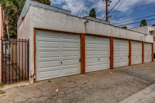 4212 Degnan Blvd in Los Angeles, CA - Building Photo - Building Photo