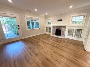 901 N Orange Grove Ave in West Hollywood, CA - Building Photo - Building Photo