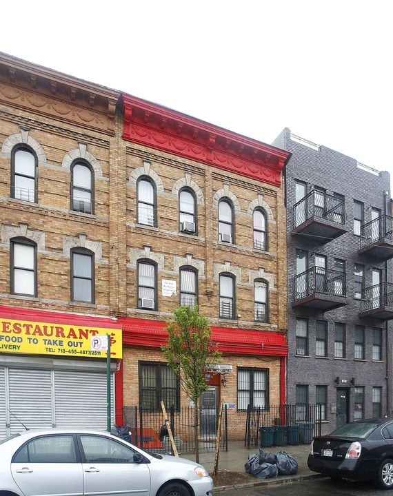 822 Knickerbocker Ave in Brooklyn, NY - Building Photo