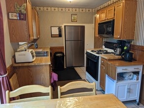 230 W Molloy Rd in Syracuse, NY - Building Photo - Building Photo