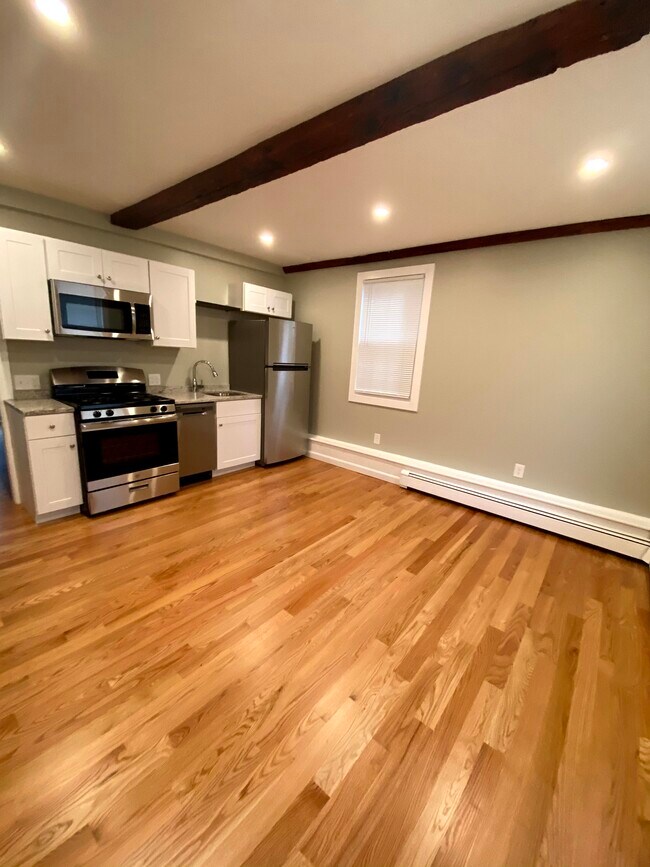 80 Cabot St Rentals in Beverly, MA