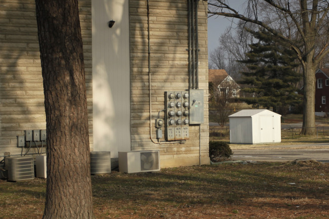 Stonehurst Apartments in Louisville, KY - Building Photo - Building Photo