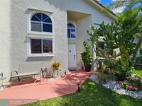 7462 Pinewalk Dr S in Margate, FL - Building Photo - Building Photo