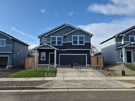 4694 Finch St in Albany, OR - Building Photo