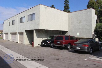 Amberwood Park Apartments in Anaheim, CA - Foto de edificio - Building Photo