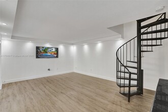 2979 Bird Ave in Miami, FL - Foto de edificio - Building Photo