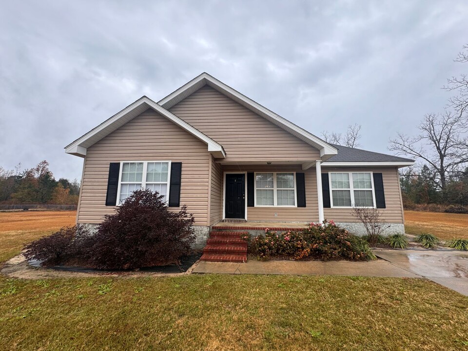 100 Hayden Rd in Statesboro, GA - Building Photo