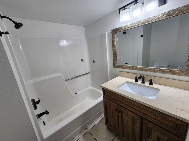10451 W Broward Blvd in Plantation, FL - Building Photo - Building Photo