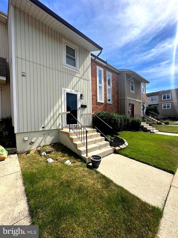 property at 6300 Bentham Ct