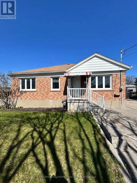 63 Lockerbie Ave in Toronto, ON - Building Photo