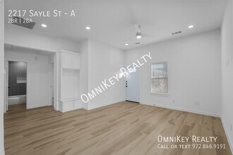 2217 Sayle St-Unit -A in Greenville, TX - Building Photo - Building Photo
