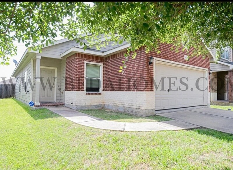 7880 Galleon Field Ln in Cypress, TX - Building Photo