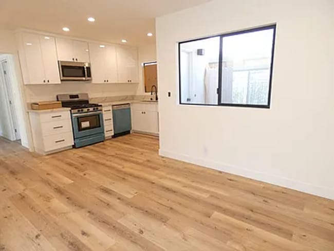 1347 N Stanley Ave in Los Angeles, CA - Building Photo - Building Photo