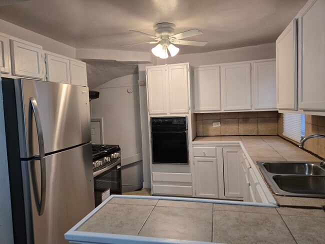 property at 16037 S Halsted St