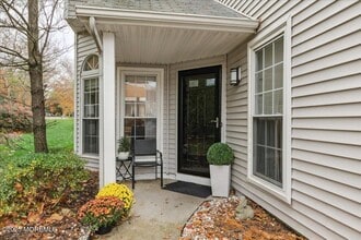 292 Daisy Dr in Freehold, NJ - Building Photo - Building Photo