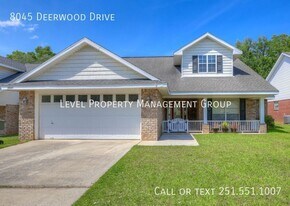 8045 Deerwood Dr in Daphne, AL - Building Photo