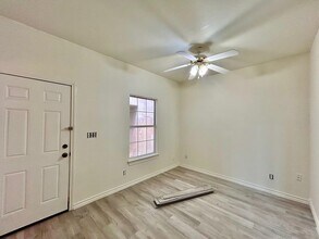 1000 Ranchway Dr, Unit 40 in Laredo, TX - Foto de edificio - Building Photo