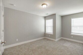 38 Auburn Wds Dr in Auburn, GA - Building Photo - Building Photo