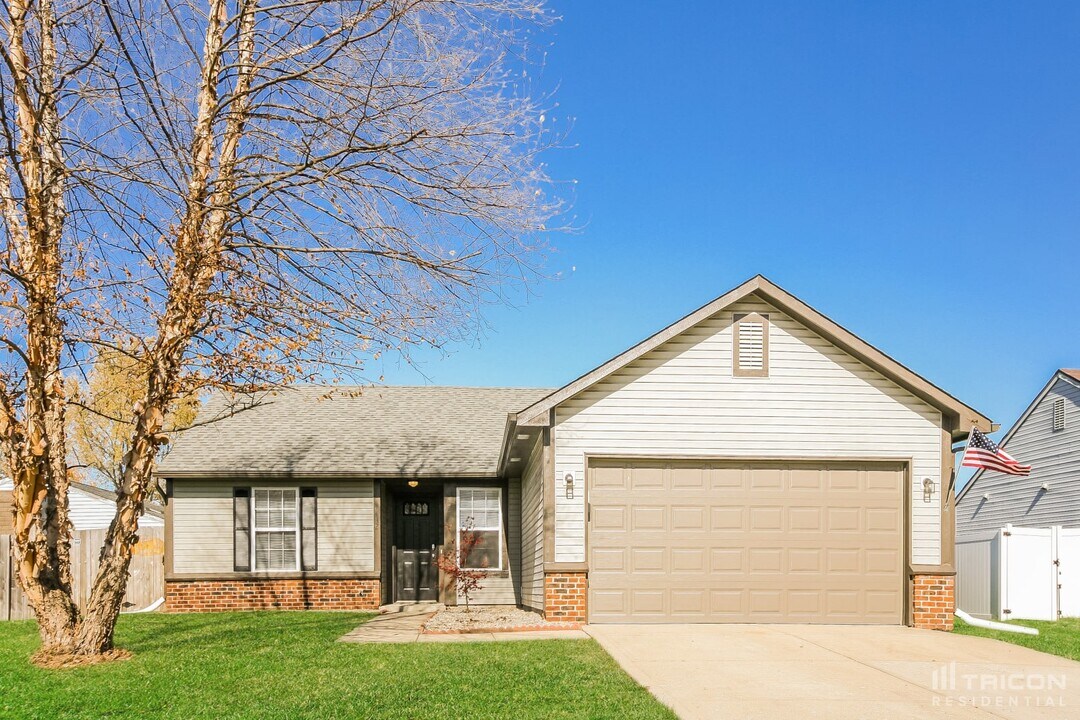 1432 Nicole Dr in Franklin, IN - Building Photo