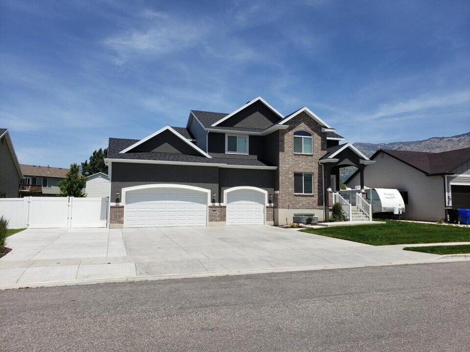 42 E 1825 N in North Ogden, UT - Building Photo