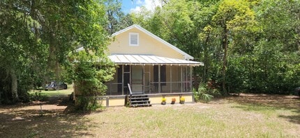 1121 S Palm Ave in Palatka, FL - Building Photo - Building Photo