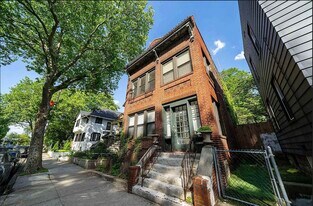 644 West Side Ave in Jersey City, NJ - Building Photo