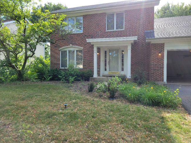4 Taylor Ct in Bolingbrook, IL - Building Photo - Building Photo