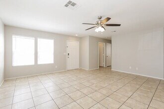 1024 Sky Forest Dr in Henderson, NV - Building Photo - Building Photo