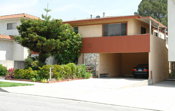 1056 Elm Ave in Glendale, CA - Building Photo - Building Photo