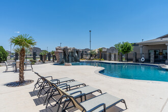 Three Palms Apartments in El Paso, TX - Building Photo - Building Photo