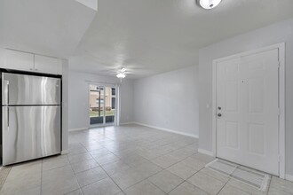 9942 Turf Way in Orlando, FL - Building Photo - Building Photo