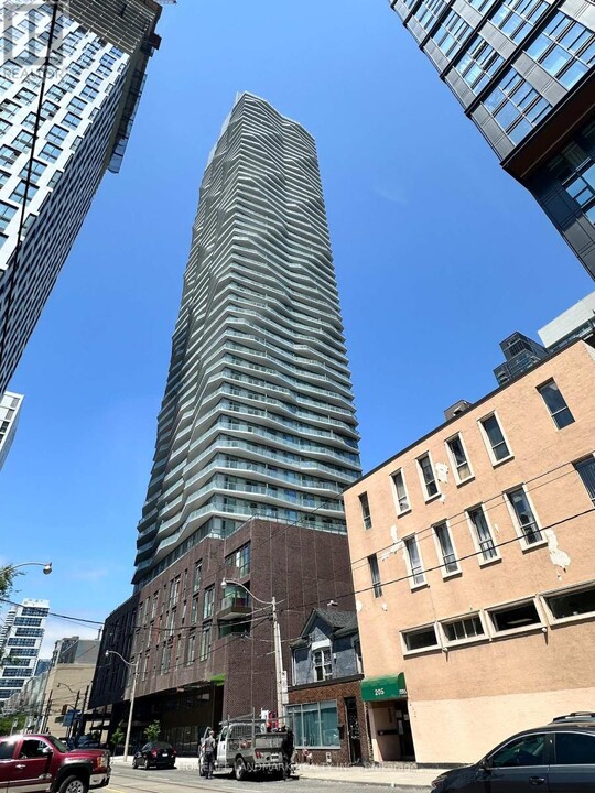 100-2100 Dalhousie St in Toronto, ON - Building Photo