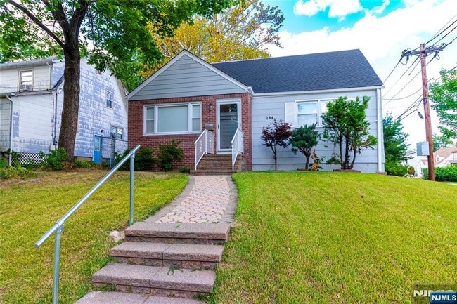 284 Continental Ave in River Edge, NJ - Building Photo - Building Photo