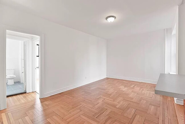 property at 825 Walton Ave