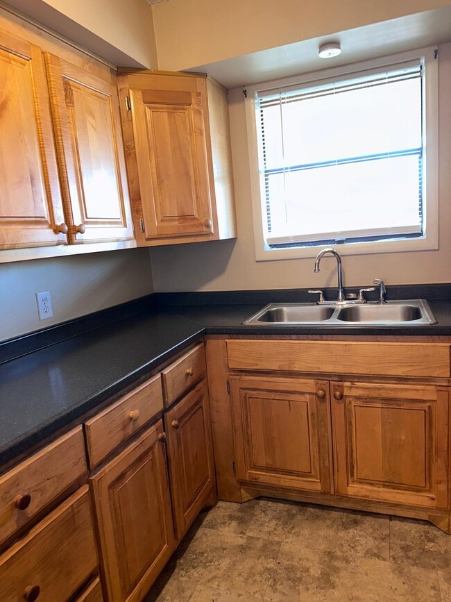 409 Claymar Dr, Unit C in Lawrenceburg, TN - Foto de edificio - Building Photo