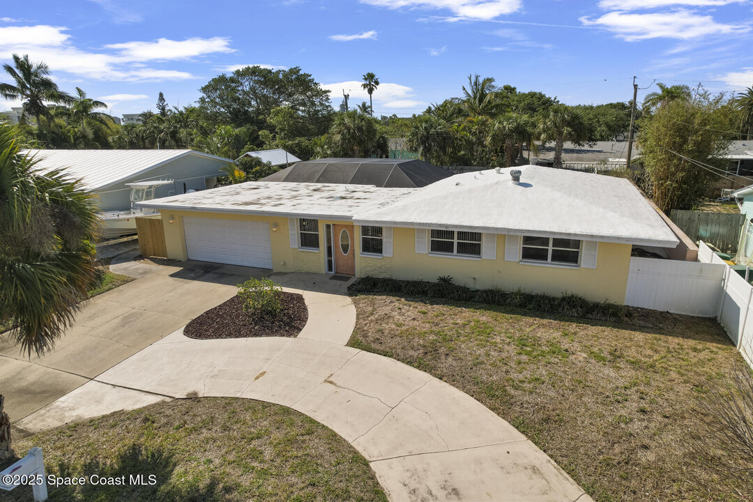 271 Brian Dr in Indialantic, FL - Building Photo