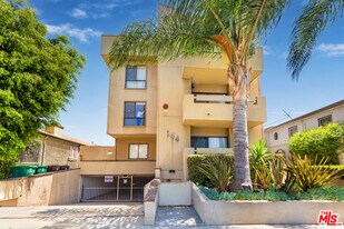 144 N Hamilton Dr in Beverly Hills, CA - Building Photo