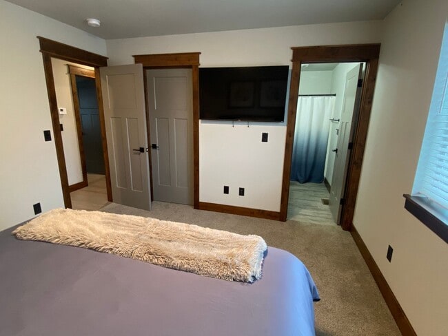 139 One Wy Lp in Hamilton, MT - Building Photo - Building Photo