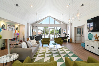 University Townhomes at Charlotte in Charlotte, NC - Building Photo - Building Photo
