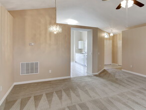 1688 Golfside Village Ct in Apopka, FL - Building Photo - Building Photo