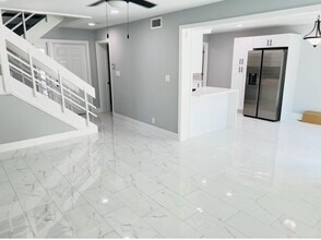 314 Sunshine Dr in Coconut Creek, FL - Foto de edificio - Building Photo