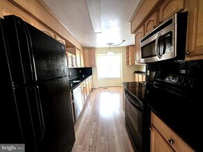 19376 Hottinger Cir in Germantown, MD - Building Photo - Building Photo