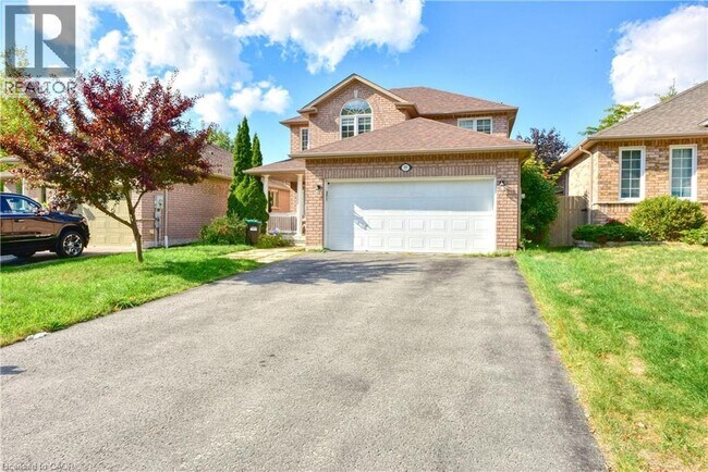 60 Crimson Ridge Rd in Barrie, ON - Building Photo - Building Photo